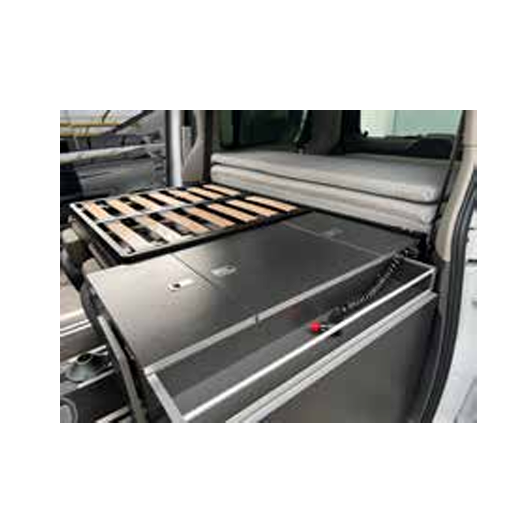 Lit dépliable avec sommier pour VW T7 Multivan Reimo | installation avec le module cuisine REIMO Frreway