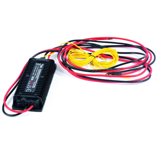 EM Chargeur Booster DC-DC CB24-17IP : Vu avec câble de connexion électrique intégré