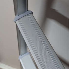 Echelle de lit Confort 130 à 170 cm LIPPERT - échelle de lit pour accéder à votre lit de toit relevable en fourgon ou camping-ca