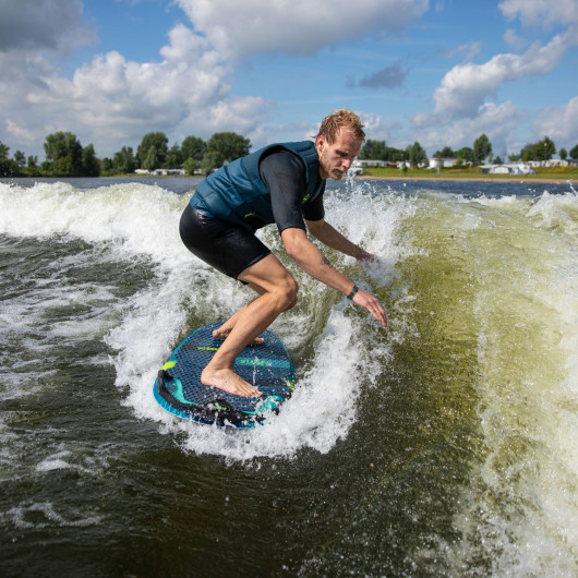 Planche Omnia Jobe - freeboard pour amateurs de ride et de glisse nautique - surf