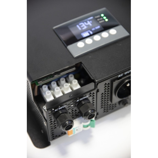 EM PSC12-4300DIF |Convertisseur combiné Chargeur 120A : vu connexion 230V + écran LCD