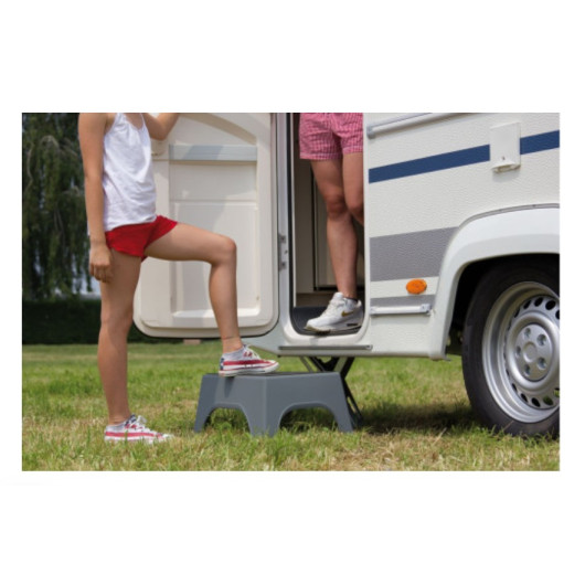 Marchepied Fiamma Step Magnum | Stable, antidérapant et résistant UV pour camping-car | en situation