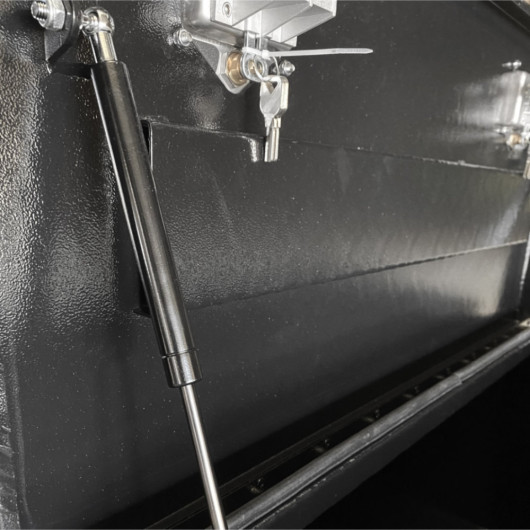 Caisse aluminium 240 L BIGFIC détail verin