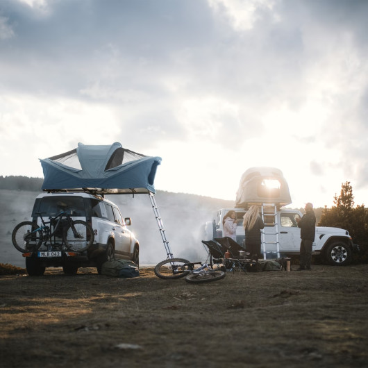 Tente de toit 2-3 personnes Approach M Thule - équipement outdoor pour citadine et SUV - campement