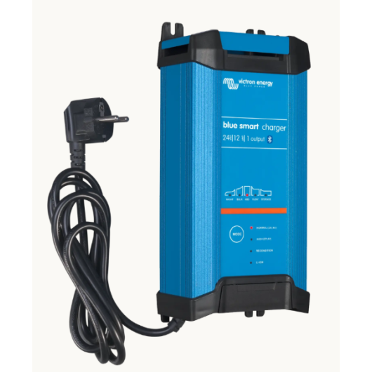 VICTRON Blue Smart IP22 24/12 | chargeur secteur pour batterie 24V : vu de côté avec sa prise