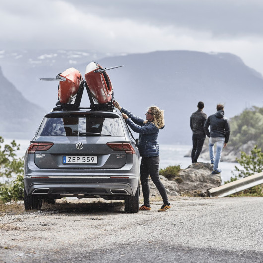 Porte-kayak en J Hull-a-Port Aero Thule - accessoire barres de toit voiture & SUV - escapade