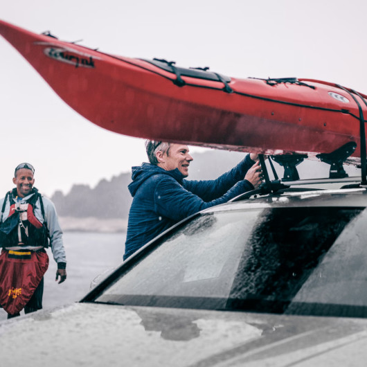 Porte-kayak horizontal DockGlide Thule - accessoire barres de toit voiture & SUV - chargement