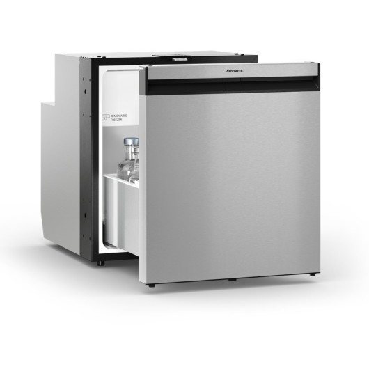 DOMETIC NRXD 60S, Réfrigérateur à tiroir pour bateau et van vue porte entrouverte de côté.
