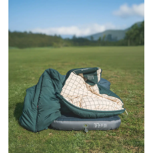 Camper duvet sac de couchage Outwell - photo lifestyle