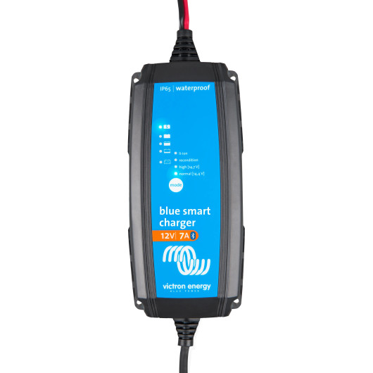 Chargeur Blue Smart IP65 12/7 Victron Energy | Charge batterie 12V en van et bateau | vue de haut