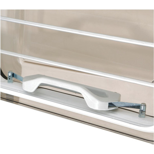 Lanterneau Lippert 500x350 avec grille de sécurité en aluminium - vu rapproché poignée