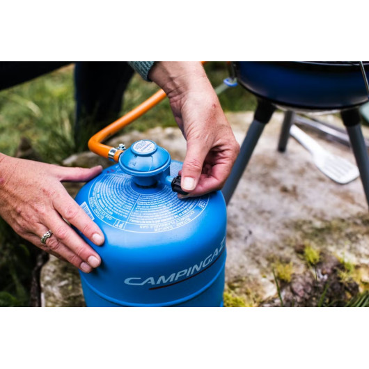 Détendeur 28 mBar CAMPINGAZ sur bouteille gaz R907 | ouverture du robinet