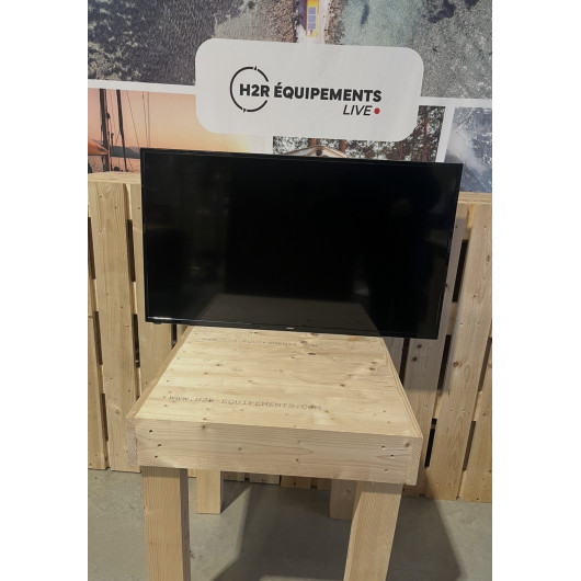 Smart TV 40'' reconditionné Android 9.0 ANTARION - TV 12V avec applications connectées pour camping-car et van aménagé.