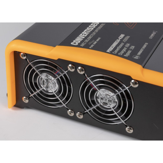 vu arrière (gros plan sur ventilateur) convertisseur-chargeur PROCOMBI 4300VA