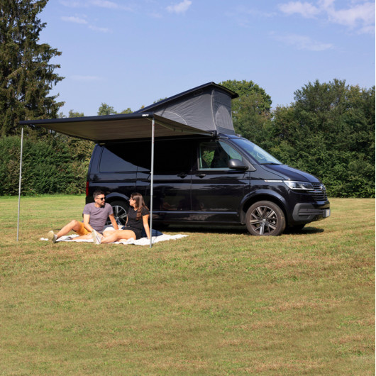 Store + fixations VW T7 / Custom V710  F43Van Fiamma | store en place au camping