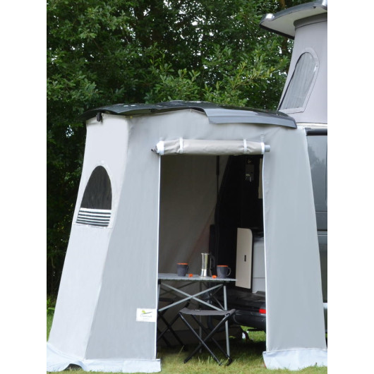 Sas arrière hayon Trafic / Primastar / Talento / Vivaro H1 - Spacecamp CLAIRVAL - zoom sur porte ouverte