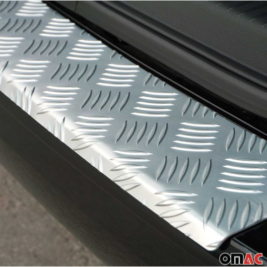 Protection seuil de coffre aluminium VW T5 OMAC - accessoire carrosserie fourgon aménagé - vue de droite