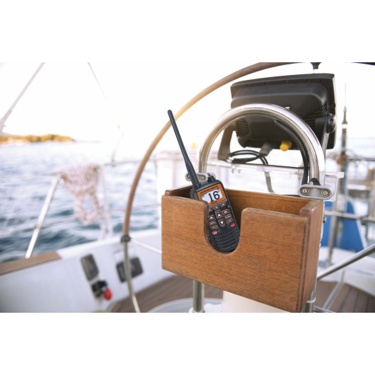 VHF Portable Standard Horizon HX210E Flottante IPX7 | Communication & VHF bateau | En action