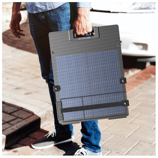 Panneau solaire pliable lightweight 110 W ECOFLOW mise en situation