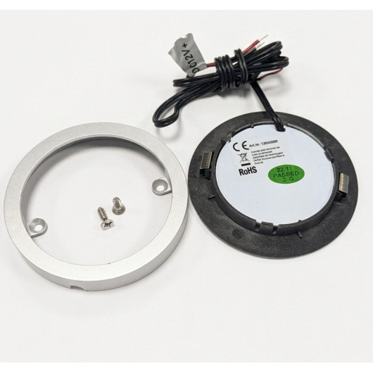 Spot LED TRIGANO 12V 15, vu de l'arrière, avec vis de montage et collerette pour montage en saillie.