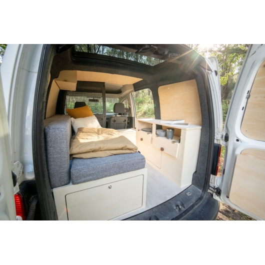 Meuble en bois latéral pour petit utilitaire Simple Vans | Aménagement ludospace et petit utilitaire | Lit peigne
