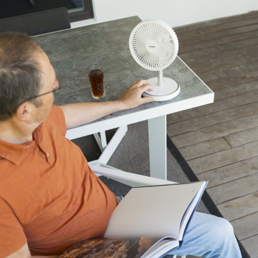 Ventilateur télescopique Vento Cordless foldable EUROM au camping