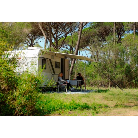 FIAMMA CaravanStore Evo 500 | installé sur la caravane au camping
