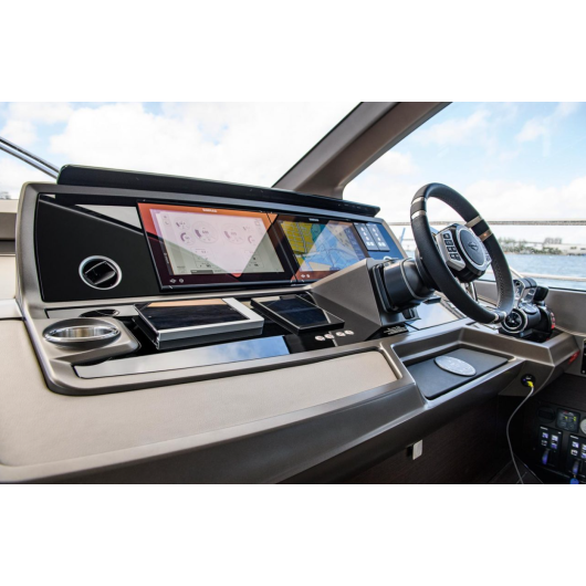 Chargeur étanche Scanstrut sans fil Rokk 10 W | Fiche et Prise | Sur poste de pilotage