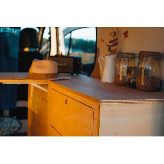 Meuble en bois latéral avec grande tablette A4V2 Universel Simple Vans | Ameublement van aménagé | lifestyle