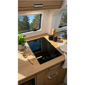 Plaque de cuisson induction Baraldi DUO 30 encastrable 2 feux 230 V pour van, camping-car et bateau - dans un van