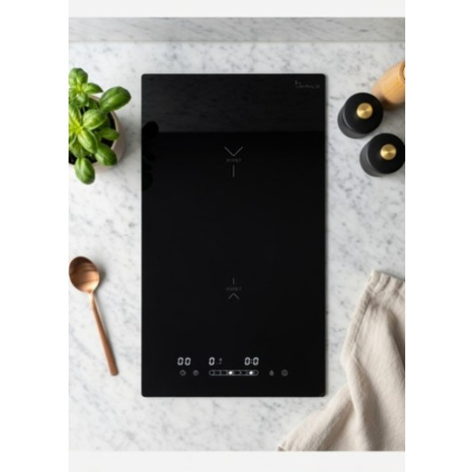 Plaque de cuisson induction Baraldi DUO 30 encastrable 2 feux pour van, camping-car et bateau - encastré dans une cuisine
