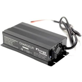 EM Chargeur MBC12-20 EM MBC12-20 chargeur de batterie 12V bateau et camping-car. vu arrière avec câble