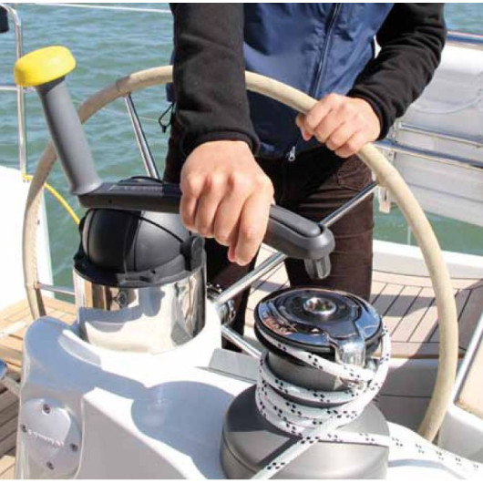 Manivelle de winch LEWMAR One Touch Haut de gamme pour votre bateau système une main pour le blocage sur le winche.