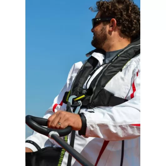 Gilet de sauvetage Deckvest lite SPINLOCK | Gilet automatique UML 5 | En action Noir