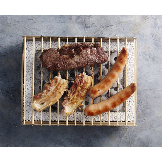 Grill jetable CASUSGRILL - grill jetable en carton et en bambou pour le camping.