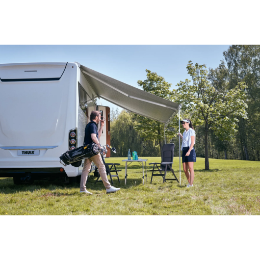 9200 450 avec moteur 230V THULE - store de toit électrique pour camping-car.