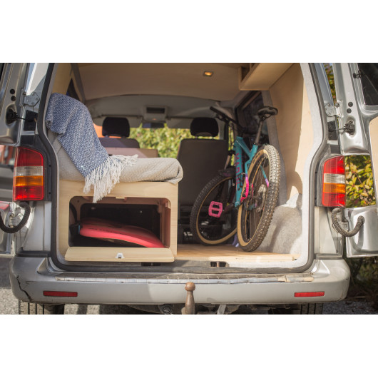 Meuble Seeker Simple Vans | Kit ménagement bois de van et fourgon | avec vélo, vue arrière du hayon