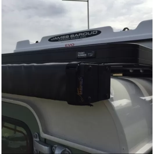 JAMES BAROUD Store arrière