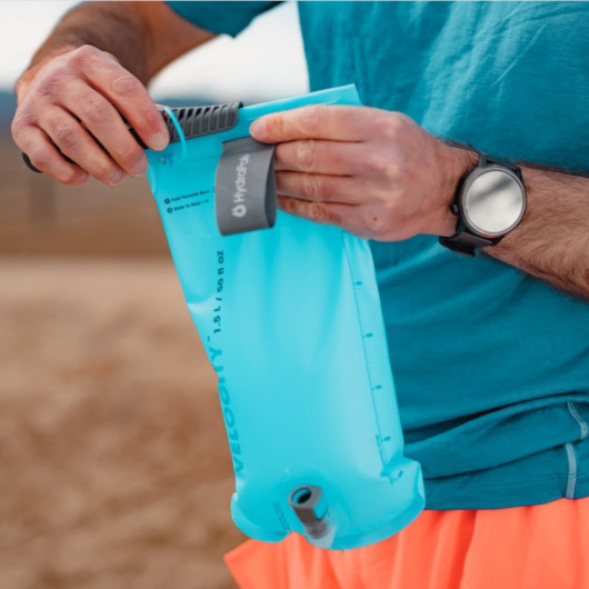 HYDRAPAK Réservoir VELOCITY Malibu - en action