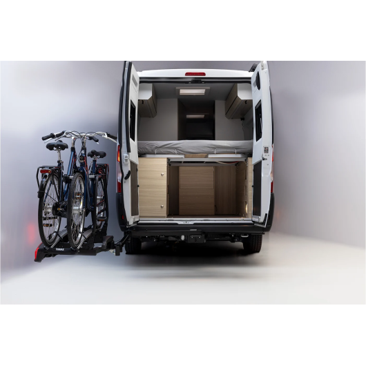 MEMO Bras pivotant Van-Swing Sprinter - accessoire porte vélo et attelage van aménagé - portes arrière ouvertes