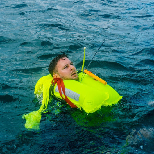 Balise personnelle RescueME PLB3 + AIS OCEAN SIGNAL - Balise individuelle & PLB - Balise déclenché en action