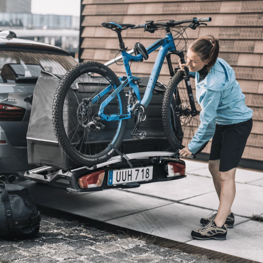 BackSpace XT 4th Bike Arme - bras de fixation pour porte vélo d'attelage - installation du vélo avec le bras et le Bike adapter