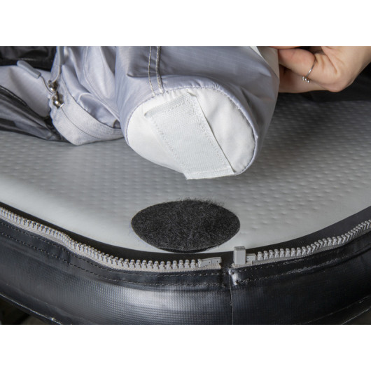 REIMO TENT Bendigo Air - Tente de toit gonflable - installation des boudins sur le matelas
