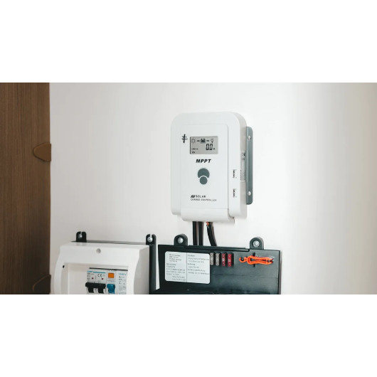 Régulateur MPPT MSC-3010  MESTIC - Accessoire solaire pour camping-car et fourgons aménagés - installation