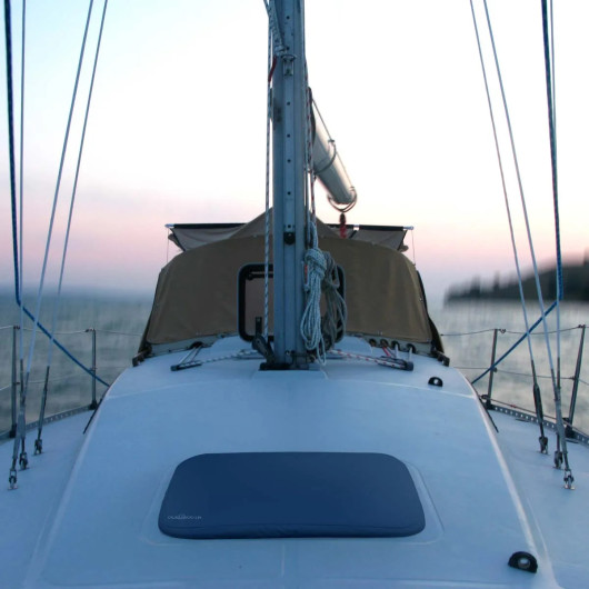 Couverture Bleu Oceansouth pour panneaux de pont Low Profile | En action