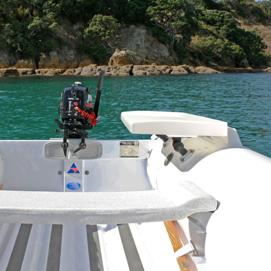 Support RibPort Railblaza à coller | Support pour équipement pêche bateau | En action 2