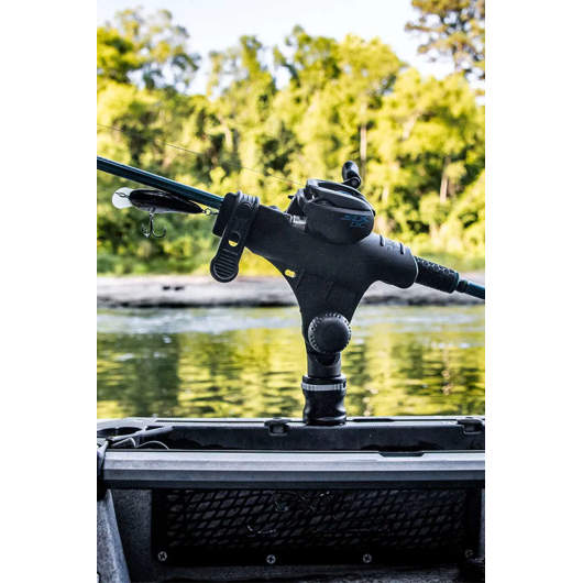 Porte-canne à pêche Rod Holder R Railblaza | Support de canne | Moulinet Batcasting en action