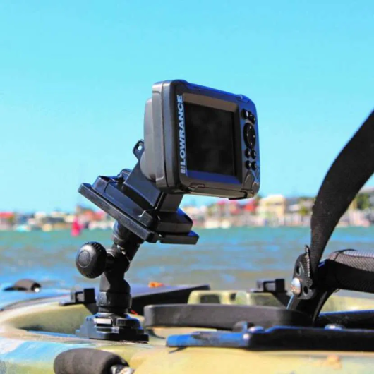 Plateforme rotative Railblaza Taille S 102 x 102 mm | Accessoire Sondeur | Platine + Bras R-Lock en action avec lowrance hook