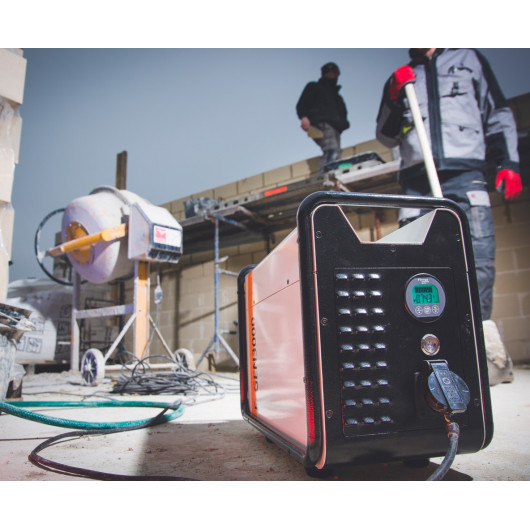 Batterie lithium portable haute puissance 3600W avec sortie 12V | Station d'énergie nomade | En action
