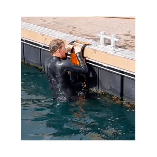 Echelle de ponton Magic-Reboard Outils Oceans| Echelle secours personnel permanente | Démonstration